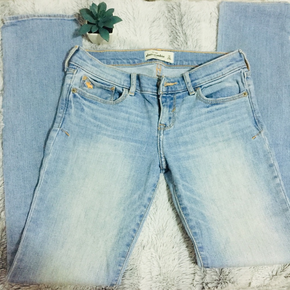 EUC Abercrombie Skinny Jeans - Picture 1 of 7